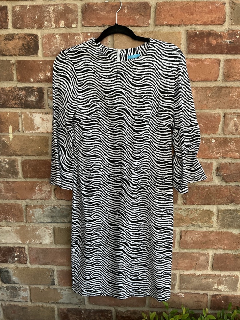 Black & White zebra Print Shift Dress - J McLaughlin small